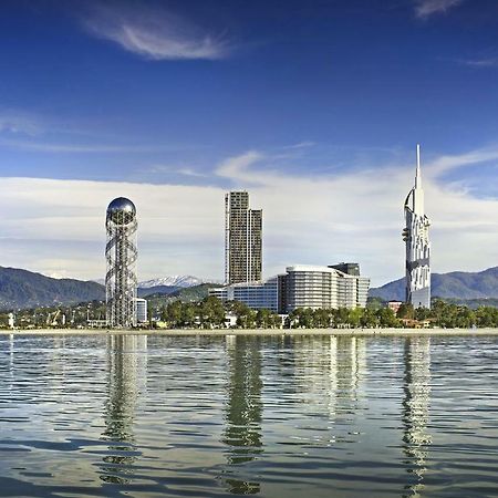 Apartment On Khimshiashvili Batumi Exterior photo