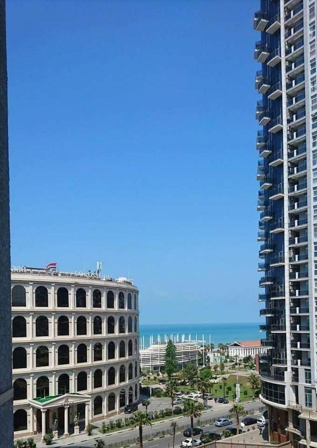 Apartment On Khimshiashvili Batumi Exterior photo