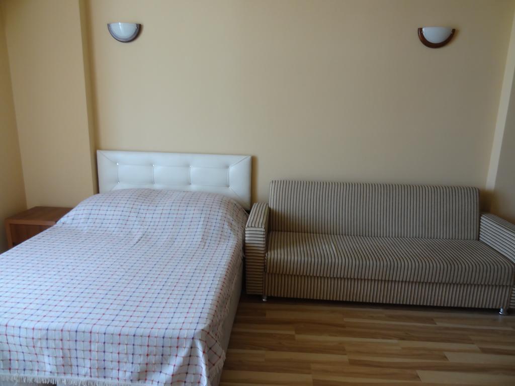 Apartment On Khimshiashvili Batumi Exterior photo