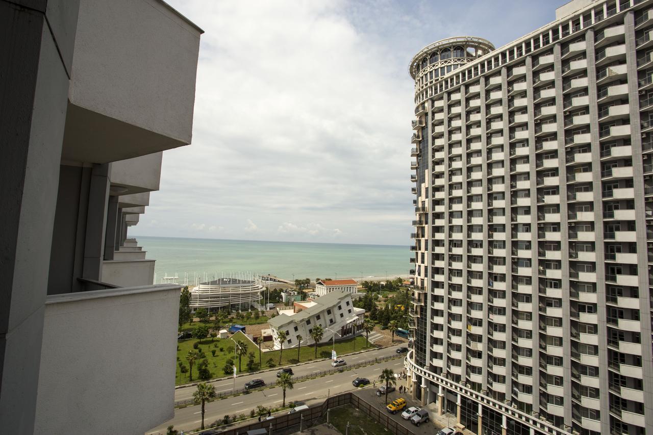 Apartment On Khimshiashvili Batumi Exterior photo